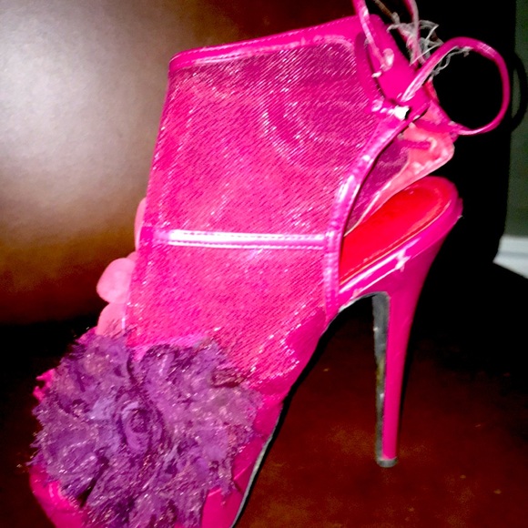 FUNKY, MESH, LEATHER & SUEDE PEEP TOE BOOTIES. - Picture 2 of 4
